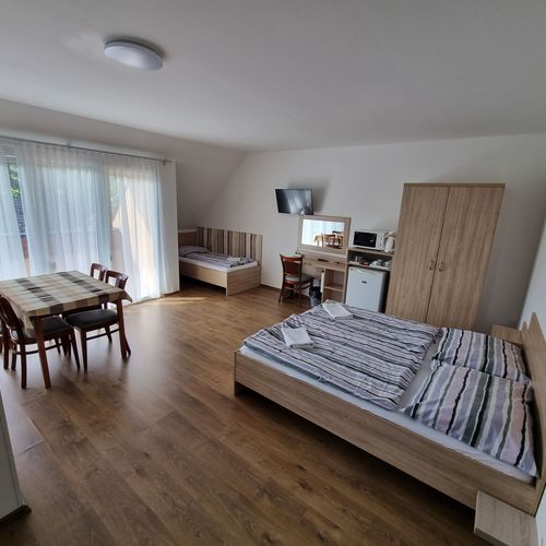 Pokoj s balkónem pro 4 os. s výhledem do dvora