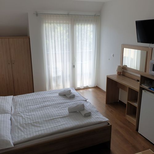 Apartman s balkónem pro 4 os. se 2 ložnicemi s výhledem do dvora