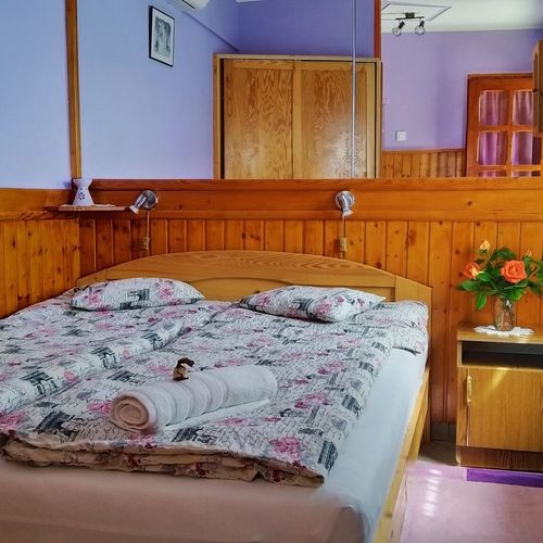 Apartament studio cu vedere spre curte cu 1 camera pentru 2 pers.