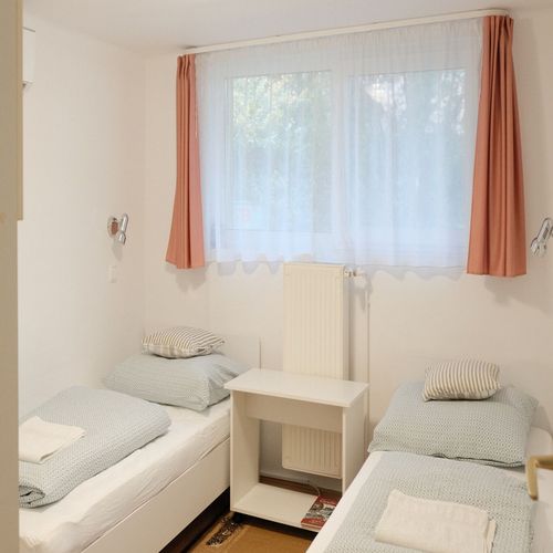 Apartament 5-osobowy na parterze Przyjazny podróżom rodzinnym z 2 pomieszczeniami sypialnianymi