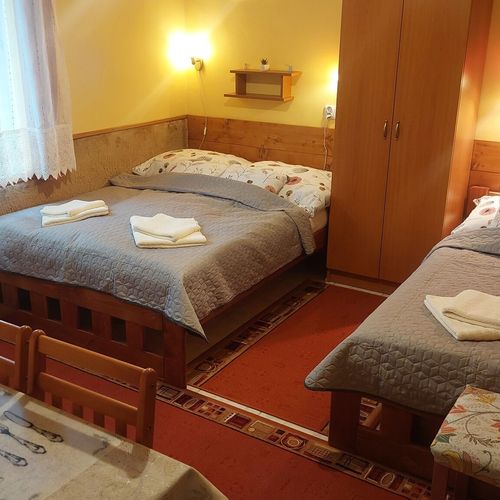 Apartament la parter cu terasă cu 1 camera pentru 3 pers.