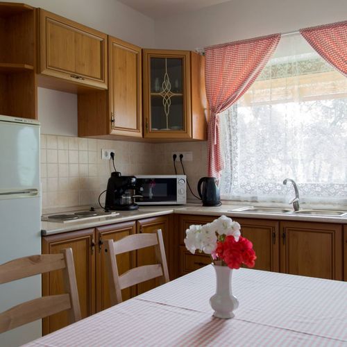 Apartament superior cu vedere spre grădină cu 1 camera pentru 3 pers. (se poate solicita pat suplimentar)