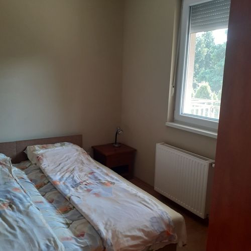 Apartament la etaj cu vedere spre grădină cu 2 camere pentru 4 pers.