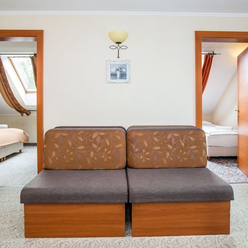 Camera cvadrupla familial(ă) cu panoramă (se poate solicita pat suplimentar)