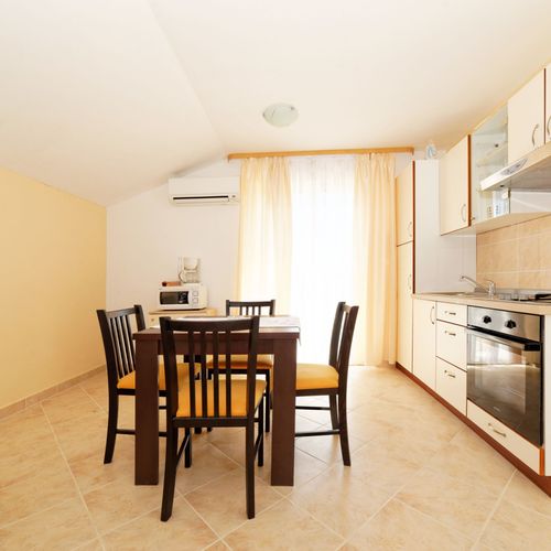 Apartament 4-osobowy na piętrze "C" z 2 pomieszczeniami sypialnianymi