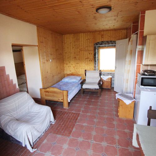 Apartament întreaga unitate cu vedere spre munte cu 2 camere pentru 5 pers.