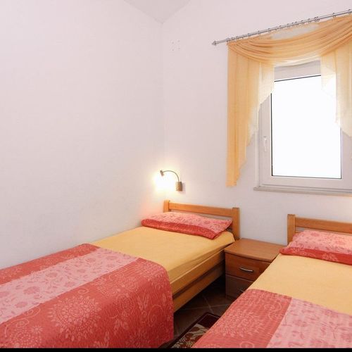 Apartament deluxe cu vedere spre mare cu 1 camera pentru 4 pers.