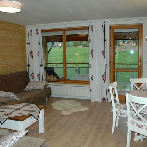 Apartament confort cu vedere spre munte cu 2 camere pentru 6 pers.