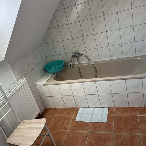 Apartman s privátní koupelnou mimo apartmán pro 10 os. se 2 ložnicemi na poschodí (s možností přistýlky)