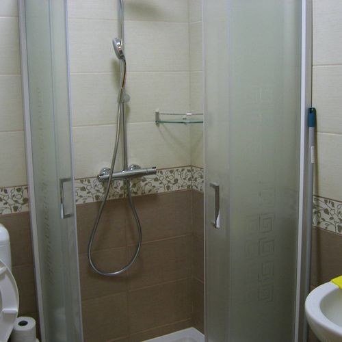 Apartament 2-osobowy z tarasem z widokiem na las z 1 pomieszczeniem sypialnianym