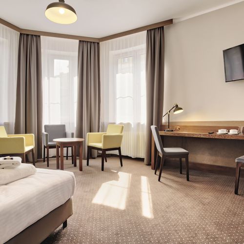 Pokój 4-osobowy na piętrze z widokiem na miasto