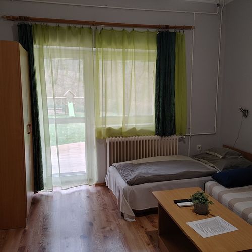 Apartament confort la parter cu 2 camere pentru 6 pers.