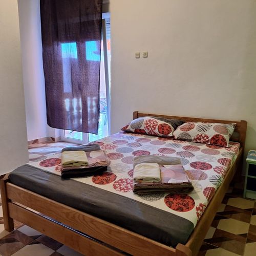 Apartament 4-osobowy na parterze z widokiem na morze z 2 pomieszczeniami sypialnianymi