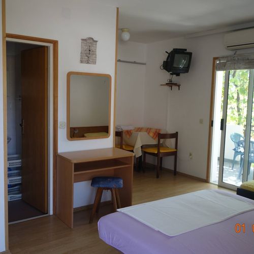 Apartament studio cu balcon cu 1 camera pentru 2 pers. (se poate solicita pat suplimentar)