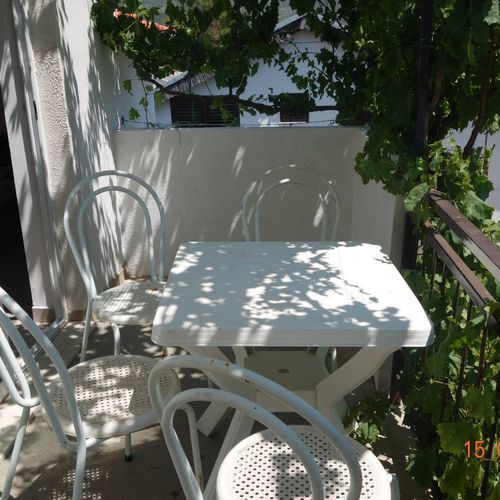 Apartament standard cu vedere spre mare cu 2 camere pentru 4 pers. (se poate solicita pat suplimentar)