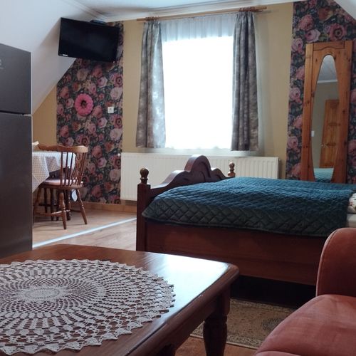 Apartament gold cu cadă cu 2 camere pentru 4 pers.