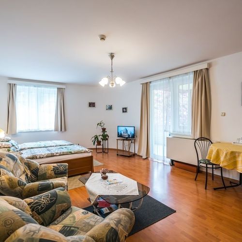 Apartament cu balcon cu vedere spre grădină cu 1 camera pentru 2 pers.