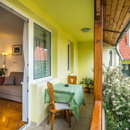 Apartament cu balcon cu vedere spre grădină cu 1 camera pentru 2 pers.