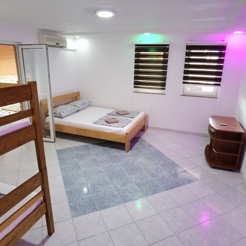 Apartament 9-osobowy Tourist Family z 3 pomieszczeniami sypialnianymi