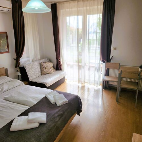 Camera dubla studio cu balcon