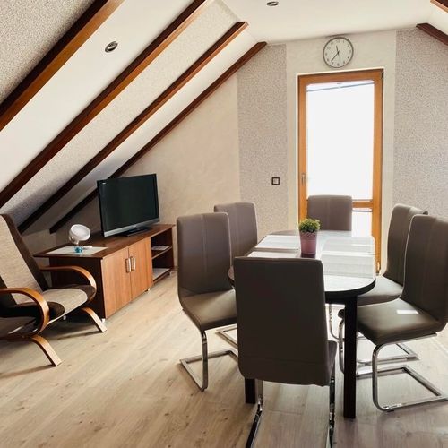 Apartament confort mansardă cu 1 camera pentru 6 pers. (se poate solicita pat suplimentar)
