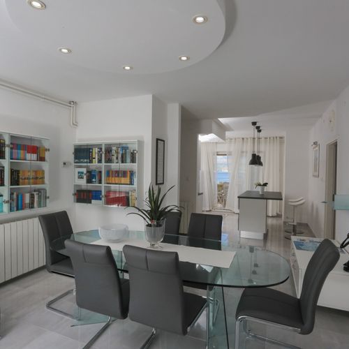 Lux Apartman pro 6 os. se 3 ložnicemi s výhledem na moře