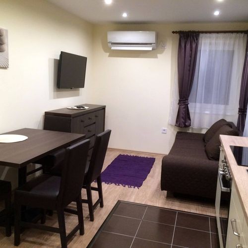 Apartament 5-osobowy na parterze z widokiem na góry z 3 pomieszczeniami sypialnianymi