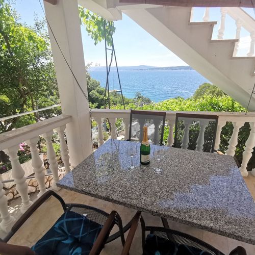 Apartament tourist cu vedere spre mare cu 1 camera pentru 2 pers.