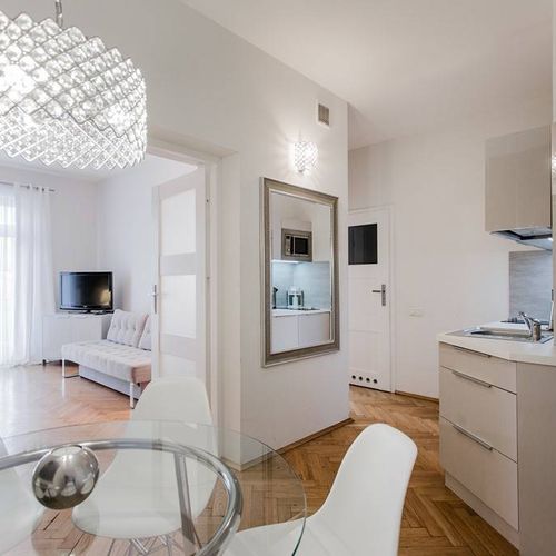 Apartament 6-osobowy z klimatyzacją z widokiem na ogród z 2 pomieszczeniami sypialnianymi