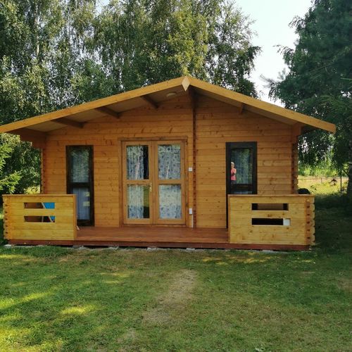 Domek drewniany 5-osobowy z widokiem na dziedziniec z widokiem na jezioro
