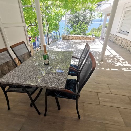 Apartament confort cu vedere spre mare cu 1 camera pentru 2 pers.