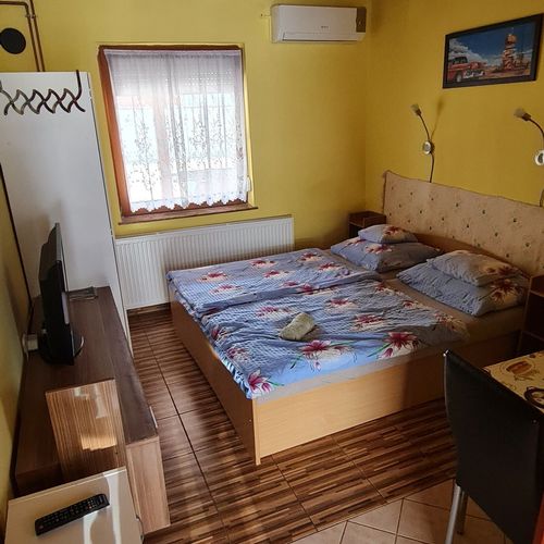 Apartament cu baie cu bucătărie proprie cu 1 camera pentru 2 pers.