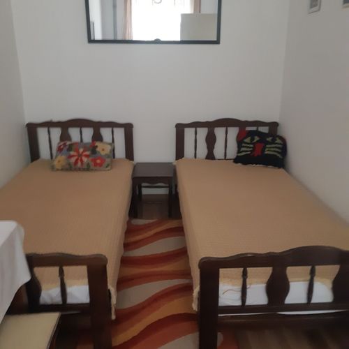 Apartament pentru 5 pers. (se inchirieaza doar integral)