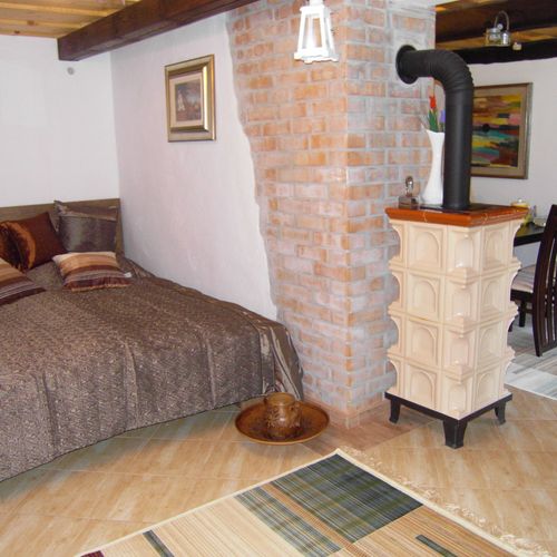 Casa rustică la parter cu vedere spre grădină pentru 4 pers. (se inchirieaza doar integral)