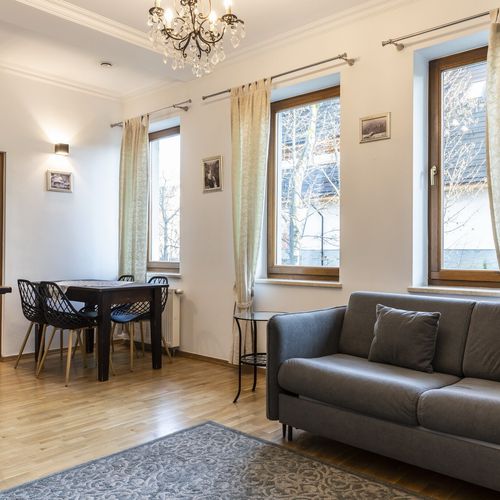 Apartament 4-osobowy na piętrze z prysznicem z 2 pomieszczeniami sypialnianymi
