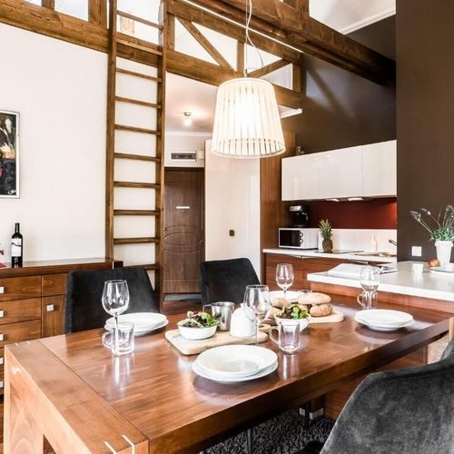 Apartament la mansardă maisonetă cu 2 camere pentru 5 pers.