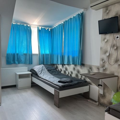 Camera cvadrupla art cu aer condiționat