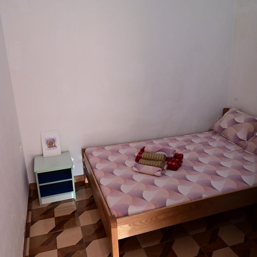 Apartman pro 4 os. se 2 ložnicemi s částečným výhledem na moře na přízemí