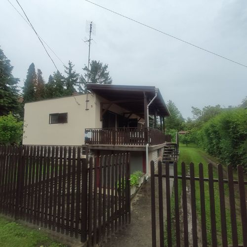 Apartament întreaga unitate cu grădină pentru 6 pers. (se inchirieaza doar integral)