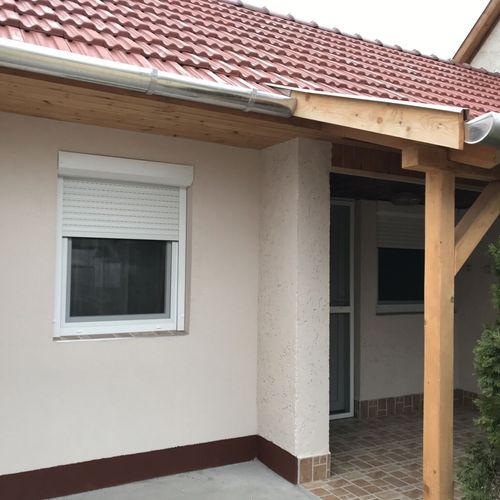 Apartman s klimatizací s privátní koupelnou mimo apartmán pro 3 os. s 1 ložnicí