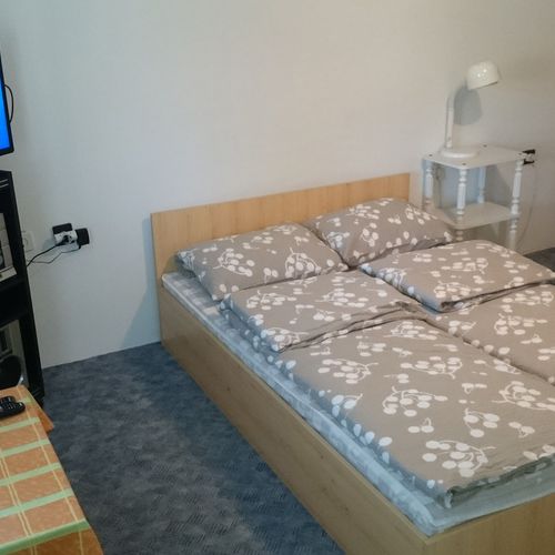 Apartament întreaga unitate cu aer condiționat pentru 4 pers. (se inchirieaza doar integral) (se poate solicita pat suplimentar)