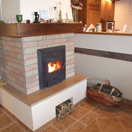 Casă de vacanță întreaga unitate cu vedere spre curte pentru 10 pers. (se inchirieaza doar integral)