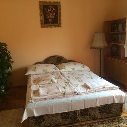 Apartament la parter cu 2 camere pentru 5 pers.
