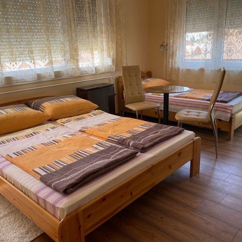 Apartament la etaj cu 3 camere pentru 7 pers.