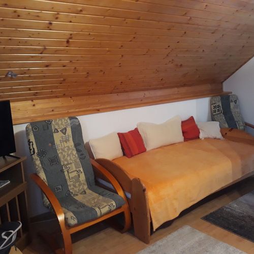 Casă de vacanță confort cu vedere spre munte pentru 9 pers. (se inchirieaza doar integral) (se poate solicita pat suplimentar)