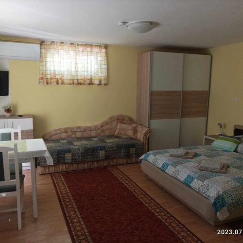 Apartament 2-osobowy na parterze z 1 pomieszczeniem sypialnianym (możliwa dostawka)