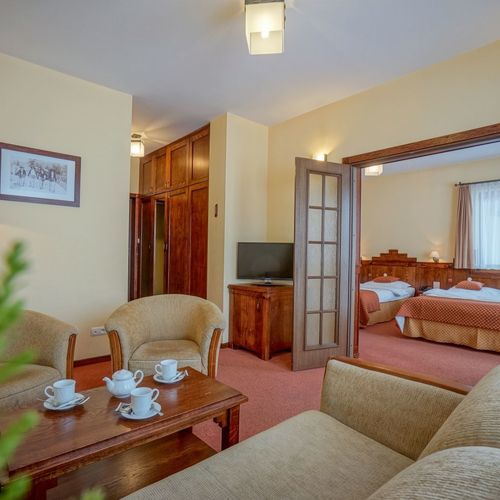 Apartament 4-osobowy z klimatyzacją z widokiem na góry z 1 pomieszczeniem sypialnianym (możliwa dostawka)