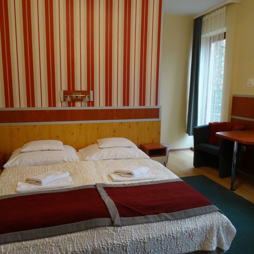 Apartament standard cu 2 camere pentru 4 pers. (se poate solicita pat suplimentar)