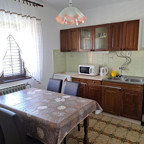 Rodinný Apartman pro 4 os. se 2 ložnicemi na poschodí (s možností přistýlky)
