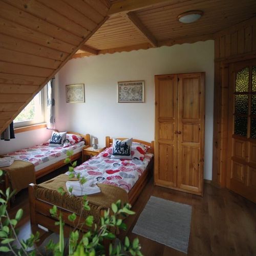 Apartament 4-osobowy z balkonem z widokiem na góry z 2 pomieszczeniami sypialnianymi